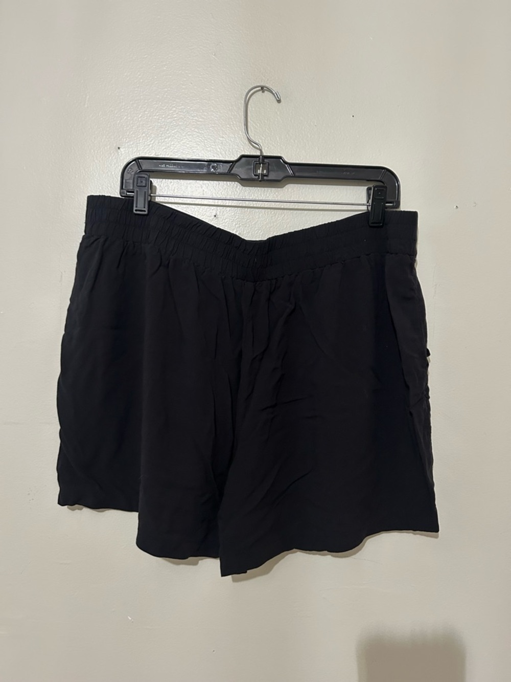 WILDFOX | Black High-Waist Casual Shorts - Picture 9 of 11